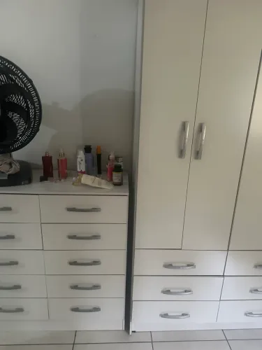 Guarda roupa e cômoda