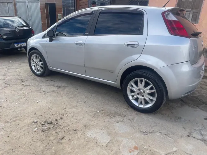 Fiat Punto Essence 1.6 Flex 16V 5P 2011