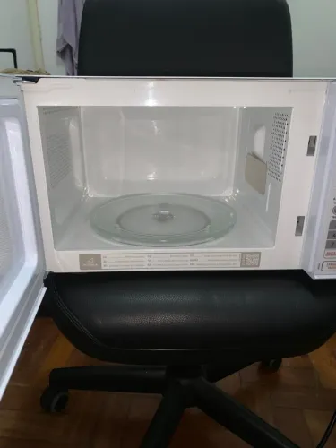 Microondas semi novo
