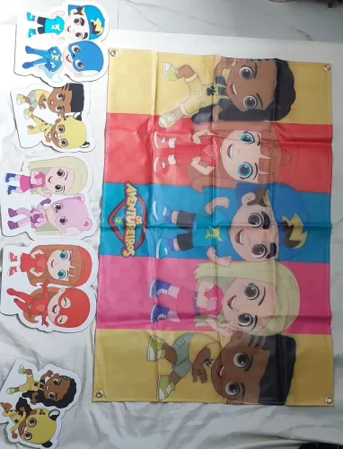 Kit painel + totens de mesa Luccas Neto Aventureiros