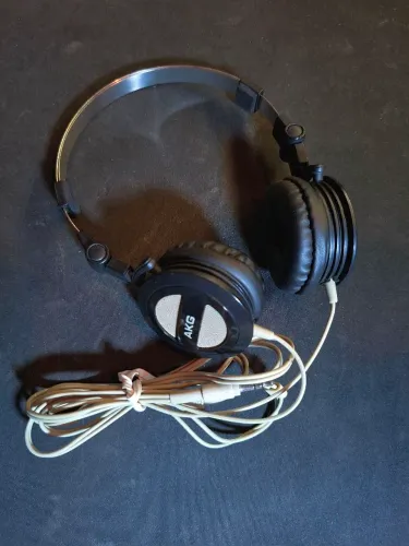 Fone AKG K404 (profissional)