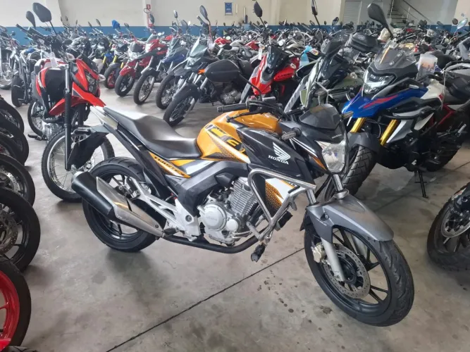 Honda Twister 250cc 2020 shalom veículos