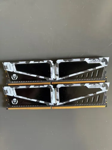 2 Memórias RAM Vulcan DDR4 8GB Cada - Total 16GB