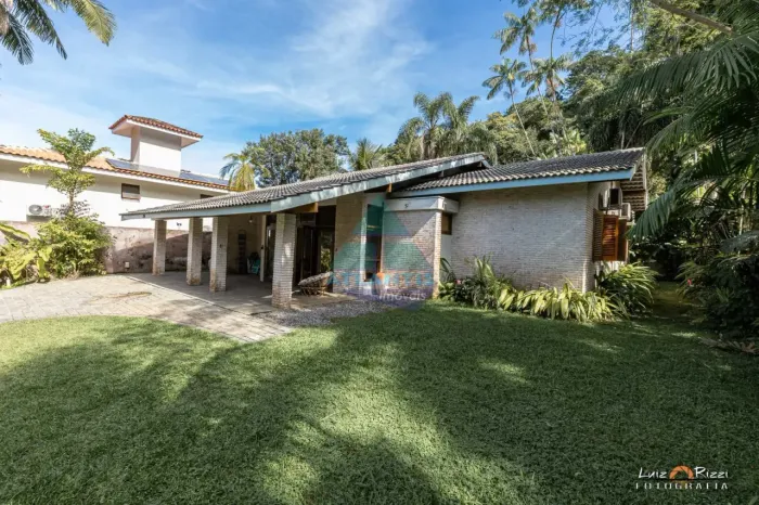 Casa com 4 quartos, Condomínio Domingas Dias, Ubatuba - R$ 2.8 mi, Cod: 2017