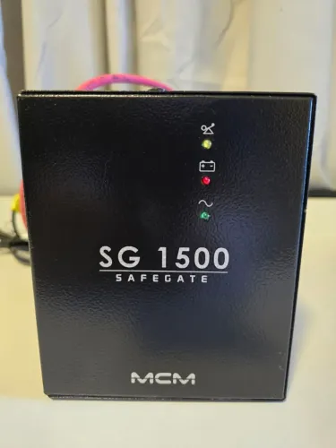 No break MCM SG1500 1500VA Entrada e Saída LED Seguro