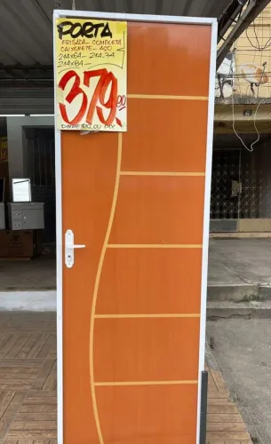 Porta de madeira  completa 