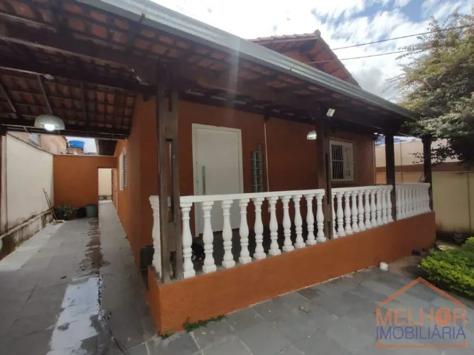 Casa à Venda em Santa Mônica, Belo Horizonte - MG