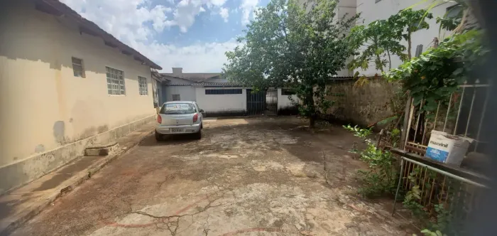 LOTE SETOR SUDOESTE ÁREA 555 METROS SENDO 18,5 FE FRENTE E 30 DE LATERAIS OPORTUNIDADE ÚNI