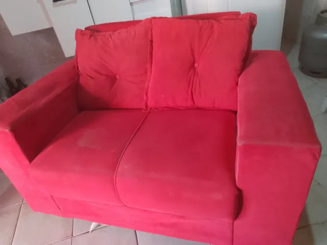 Vendo um sofá usado