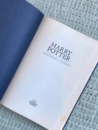 vendo HARRY POTTER e o prisoneiro de azkaban - livro 3- por 25rs.