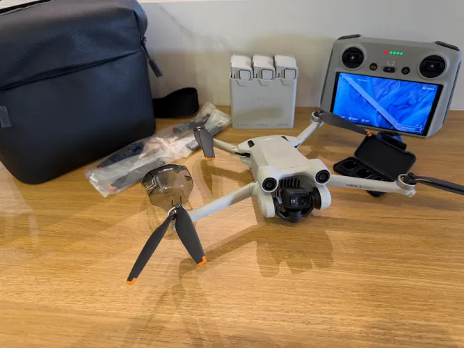 DJI Mini 3 Pro Fly More + DJI RC (Tela) + 3 Baterias + Bolsa + Filtros
