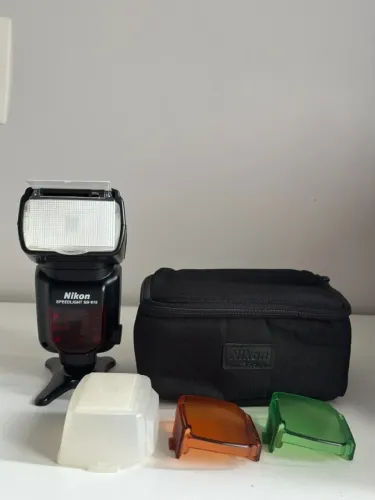 Flash Nikon Speedlight SB-910 - Estado de Novo (Kit Profissional Completo)
