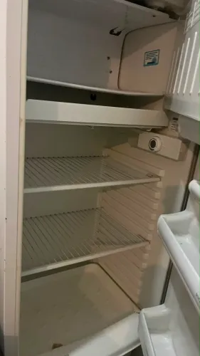 Vende-se geladeira