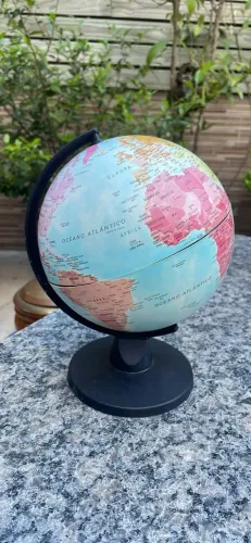 Globo terrestre de mesa mapa político