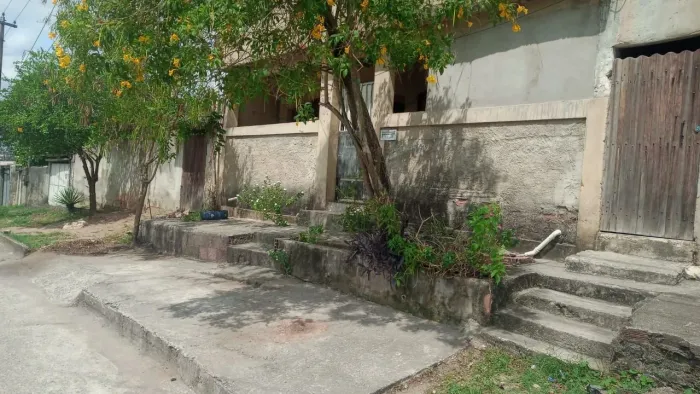 Faço capina e limpeza de quintal