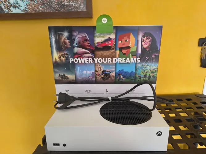 XBox Séries S poucos meses de uso. Vendas em Fortaleza e proximidades.