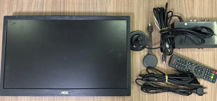 Chromecast + monitor AOC + conversor digital + antena