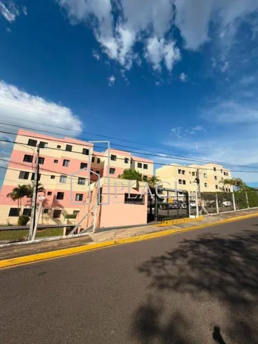 Apartamento para aluguel com 2 quartos, 1 vaga e área de lazer Jardim Marília, Marília/SP