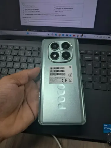 Celular extremamente novo Poço x7