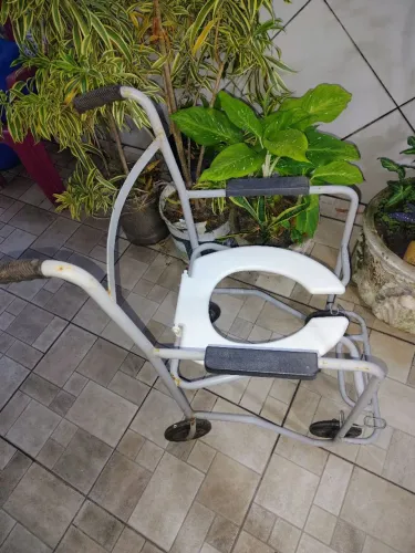 CADEIRA DE BANHO