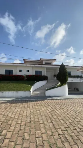 Casa em Condomínio Alto Padrão no Interlagos, 03 Suítes, 04 Vagas de Garagem.