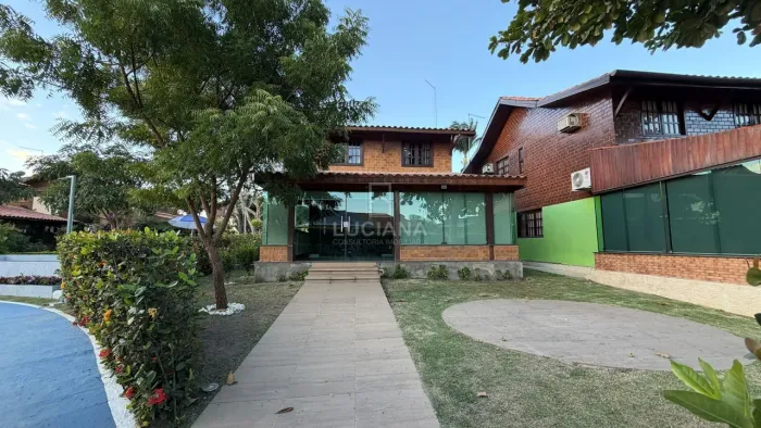 Extremamente Aconchegante! Casa com 4 Suítes em Condomínio fechado em Gravatá/PE