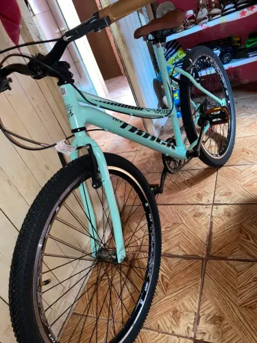 Vendo uma bicicleta nova