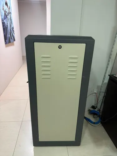 Rack de Rede 19 com Porta de Vidro - R$ 500,00