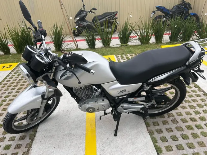 Suzuki EN 125 YES SE 2011