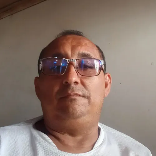 Procuror um trabalho de cozinheiro se você estive precisando de algum cozinheiro estou 