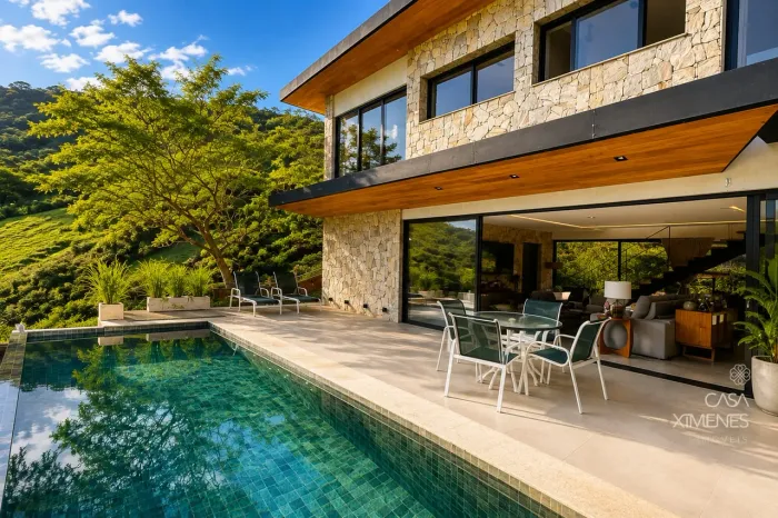 Elegância contemporânea com vista infinita para as montanhas!