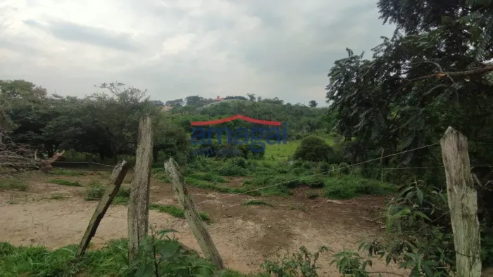 SITIO NA ESTRADA DA FIGUEIRA EM JACAREI
