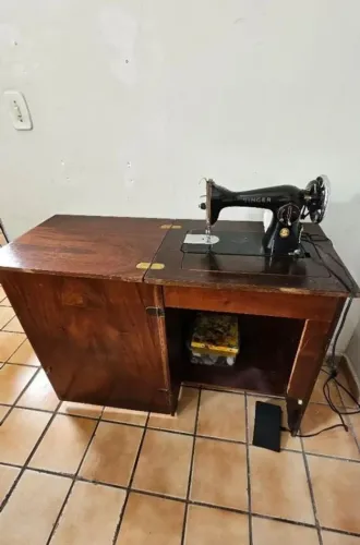 Maquina de Costura SINGER
