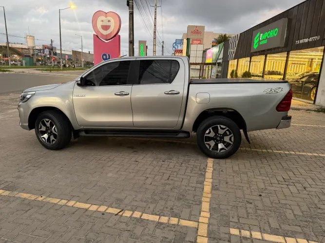 Toyota Hilux CD SRX 4X4 2.8 TDI 16V Diesel Aut. 2020