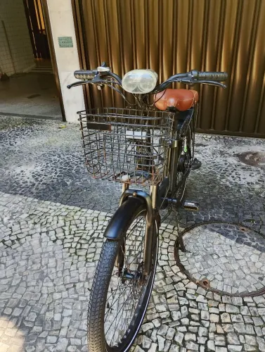 Bike Lev...Original preta muito nova bateria de lítio de garagem só pegar e andar oport.!!
