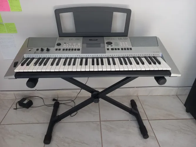 Teclado Yamaha PSR E413 