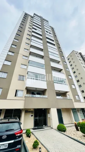 APARTAMENTO DE 3 DORMITÓRIOS NO CENTRO DE BRUSQUE.