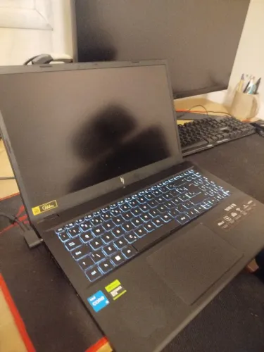 Acer Nitro V15 em estado de novo