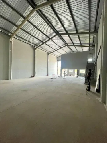 Barracão em Cambé, 300 m² - venda por R$ 990.000 ou aluguel por R$ 4.900/mês - Residencial