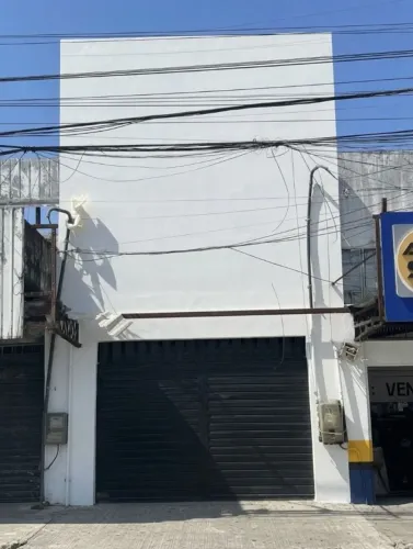 LOJA NA BR 116 COM ELEVACAR DE 8 TONELADAS 