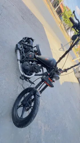 Intruder 125 costumizada