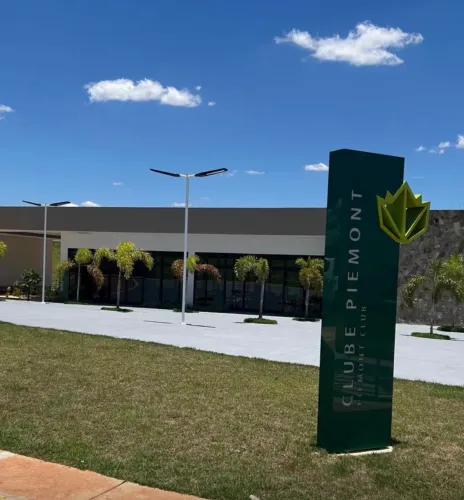 Lotes no Condomínio Vinhas Flamboyant