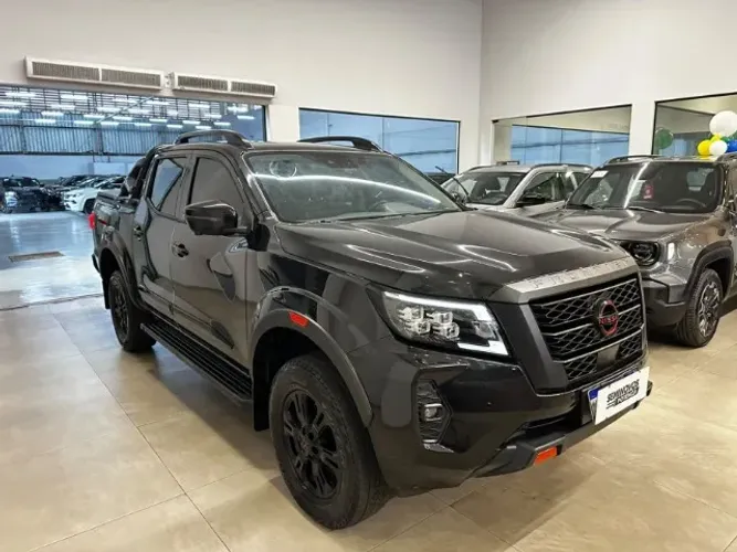 Nissan Frontier Pro4x CD 4X4 2.3 Bi-TB Die. AUT 2025