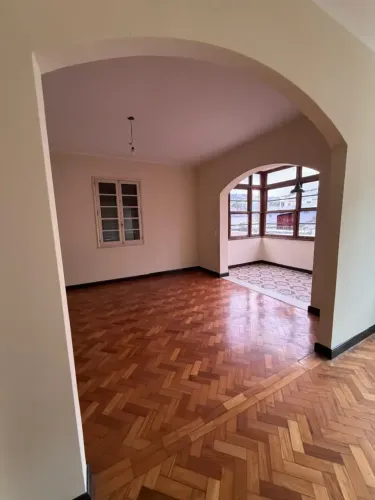 Apto Centro, frente, amplo, sol, vista panorâmica, Rua 13 de maio - Petrópolis - RJ