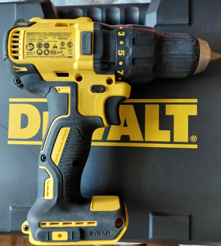 Parafusadeira Nova Dewalt 20V original somente a ferramenta, retirada em Copacabana.