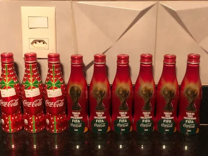 Coleção com 9 garrafinhas de alumínio da Coca-cola Copa 2014 e Natal