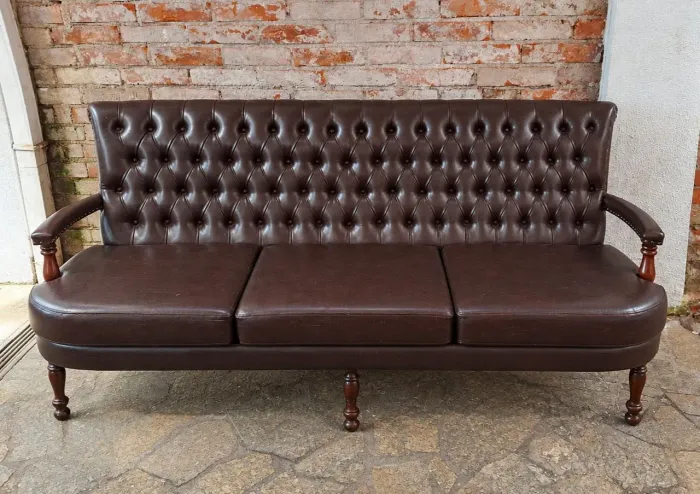 Conjunto chesterfield sofá 3 lugares + 2 poltronas