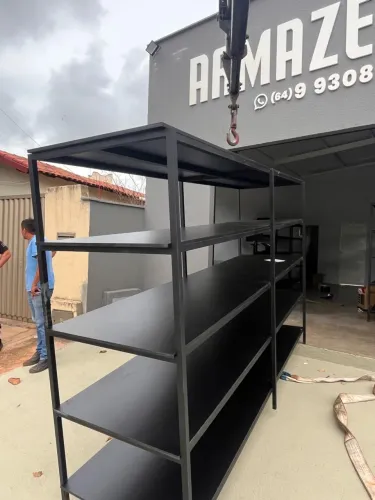 Prateleira de ferro com Mdf preto grosso 3 m cumprimento