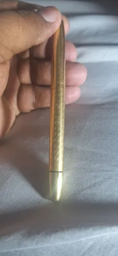 Caneta folheada a ouro