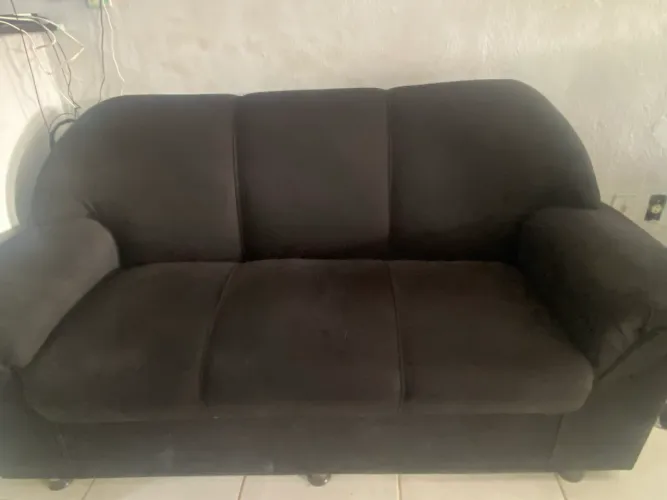Sofá preto 3 lugares 